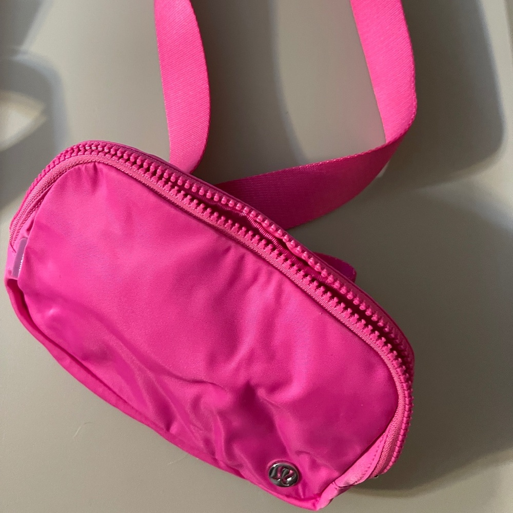 Lululemon Everywhere Belt Bag